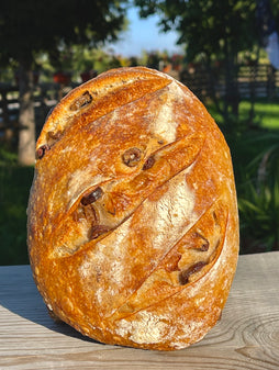 Пшенично ръжен хляб с маслини, зехтин и босилек